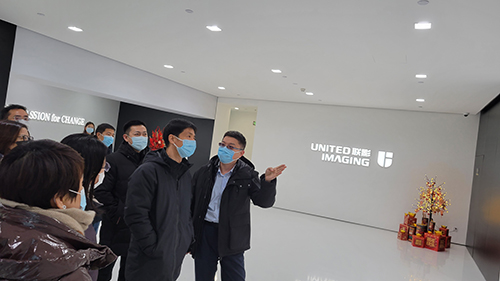 海淀副區(qū)長林劍華調(diào)研北京聯(lián)影智能影像技術研究院.jpg